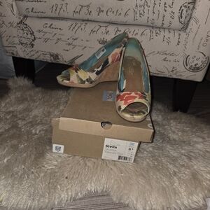 Toms Stella Floral Peep-Toe Wedges
